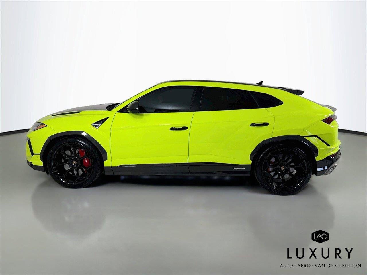 Used 2024 Lamborghini Urus Performante AWD/4WD image 8