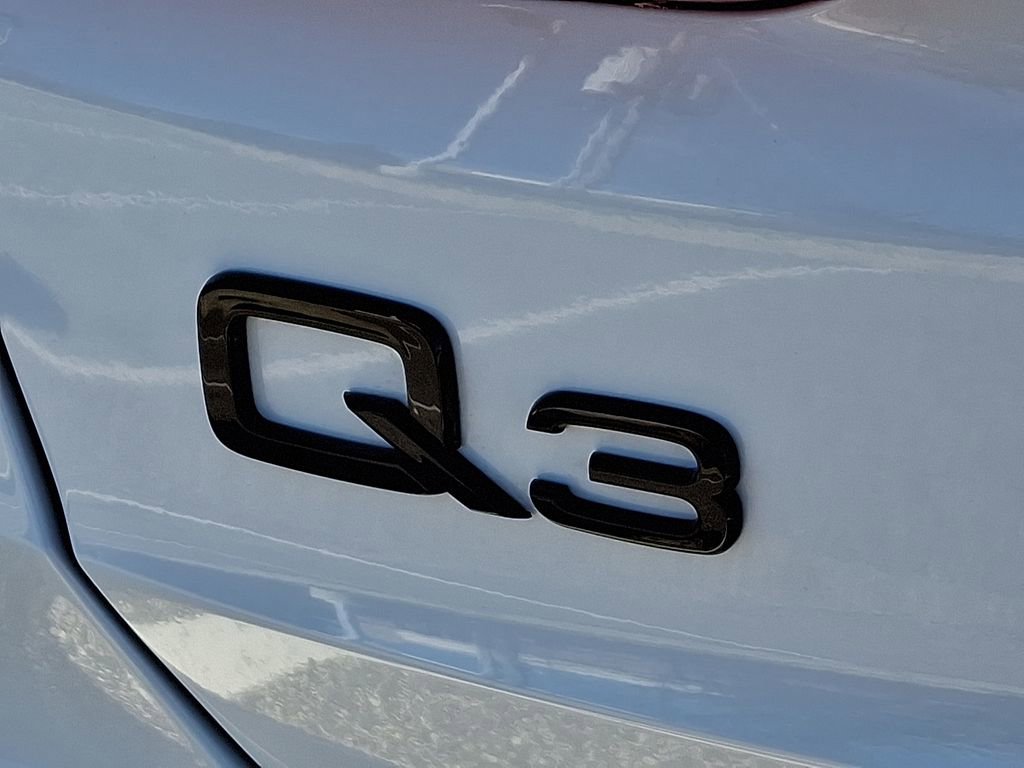 Certified 2025 Audi Q3 2.0T Premium Plus w/ Premium Plus Package image 30