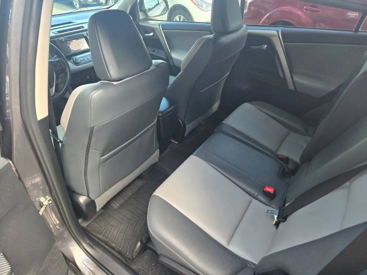 Used 2014 Toyota RAV4 Limited image 49