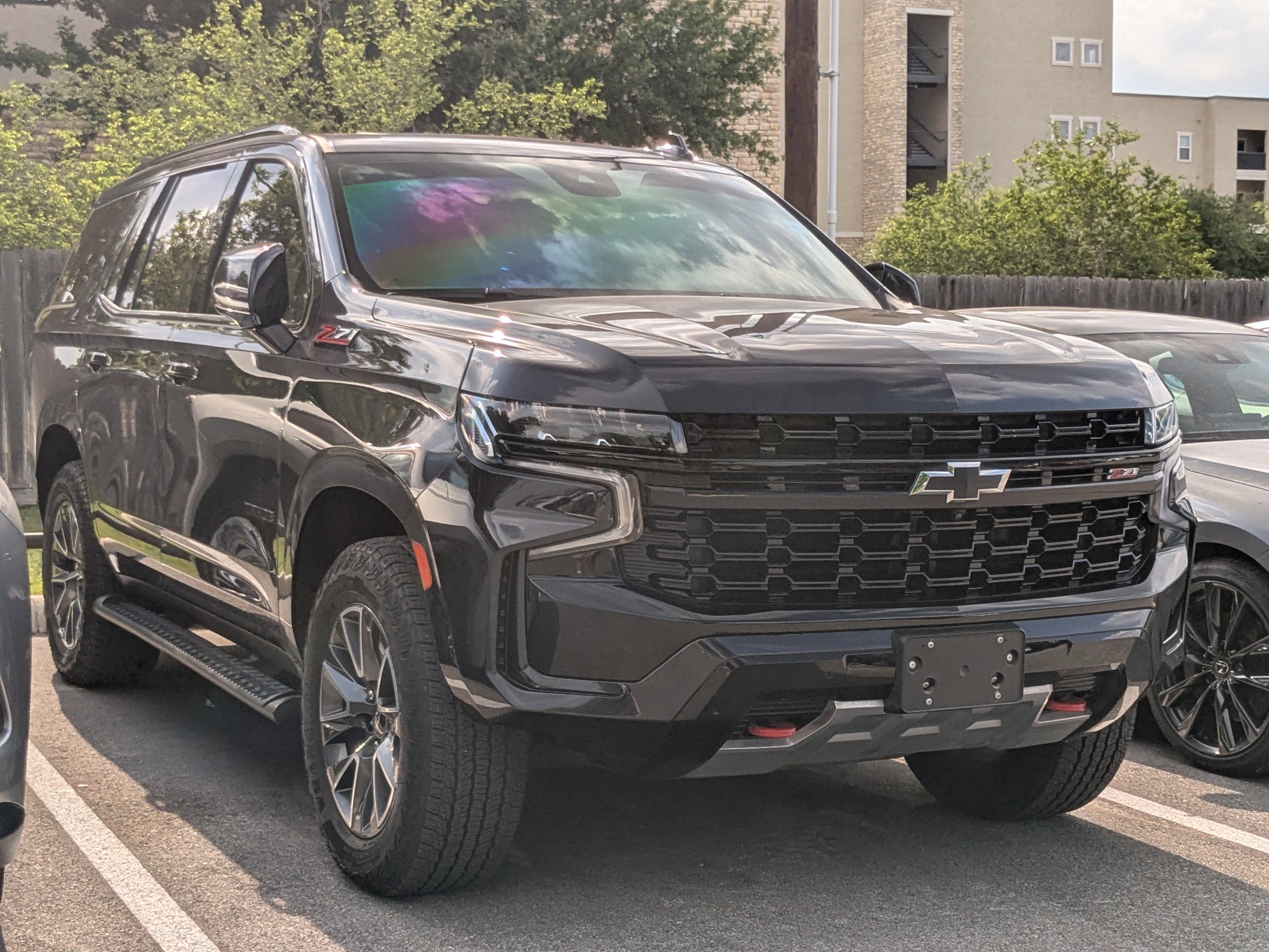 Used 2024 Chevrolet Tahoe Z71 w/ Luxury Package AWD/4WD image 1