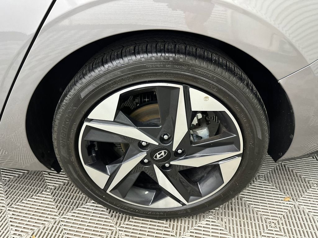Used 2023 Hyundai Elantra Limited w/ Cargo Package FWD image 20