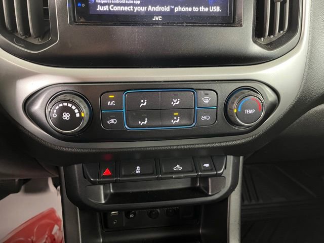 Used 2015 Chevrolet Colorado LT AWD/4WD image 32
