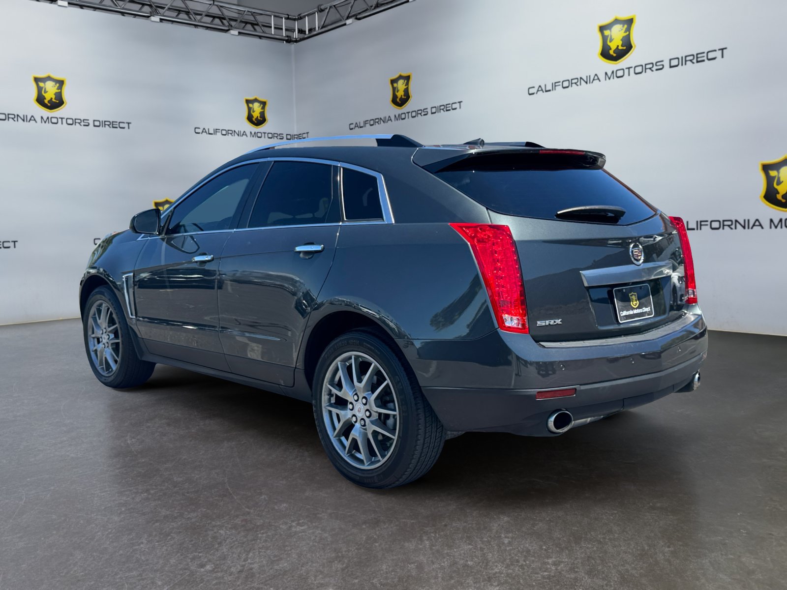 Used 2014 Cadillac SRX Luxury w/ LPO, Sports Edition Package FWD image 3
