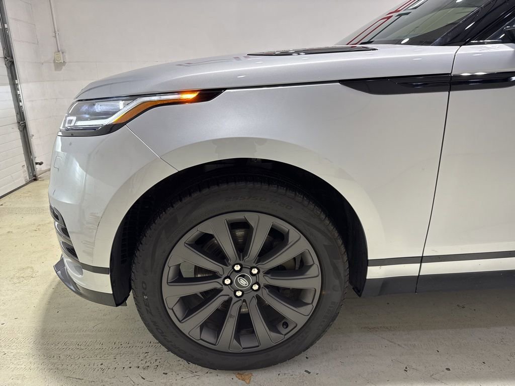 Used 2023 Land Rover Range Rover Velar R-Dynamic S image 7