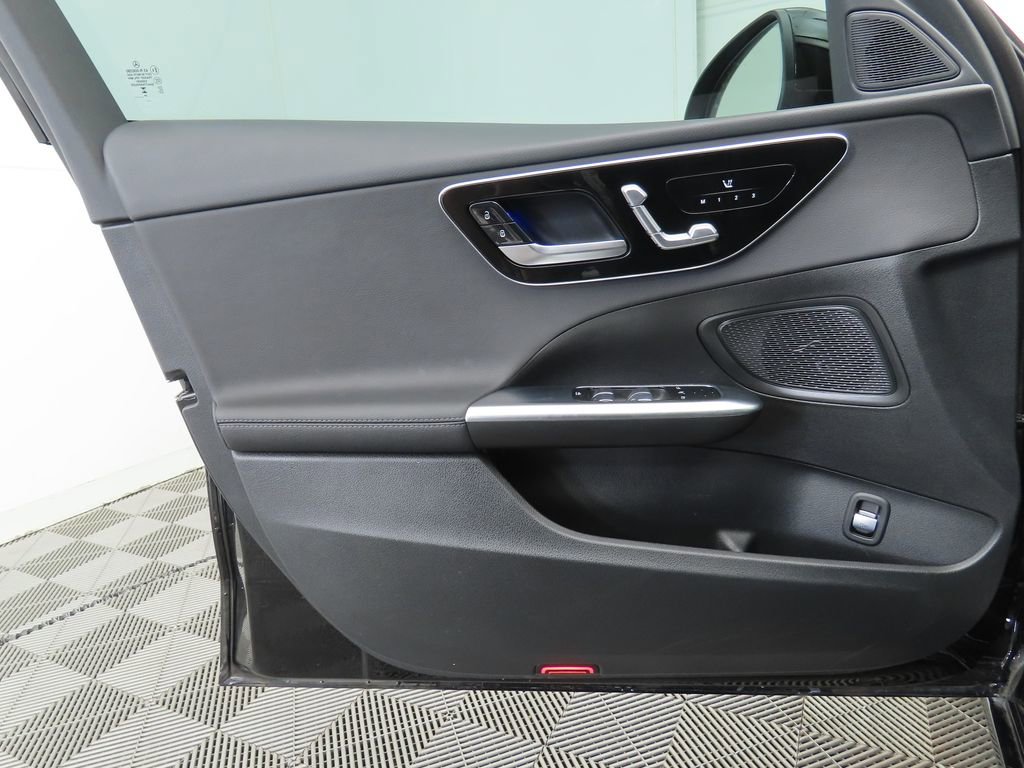 Used 2025 Mercedes-Benz C 300 Sedan image 24