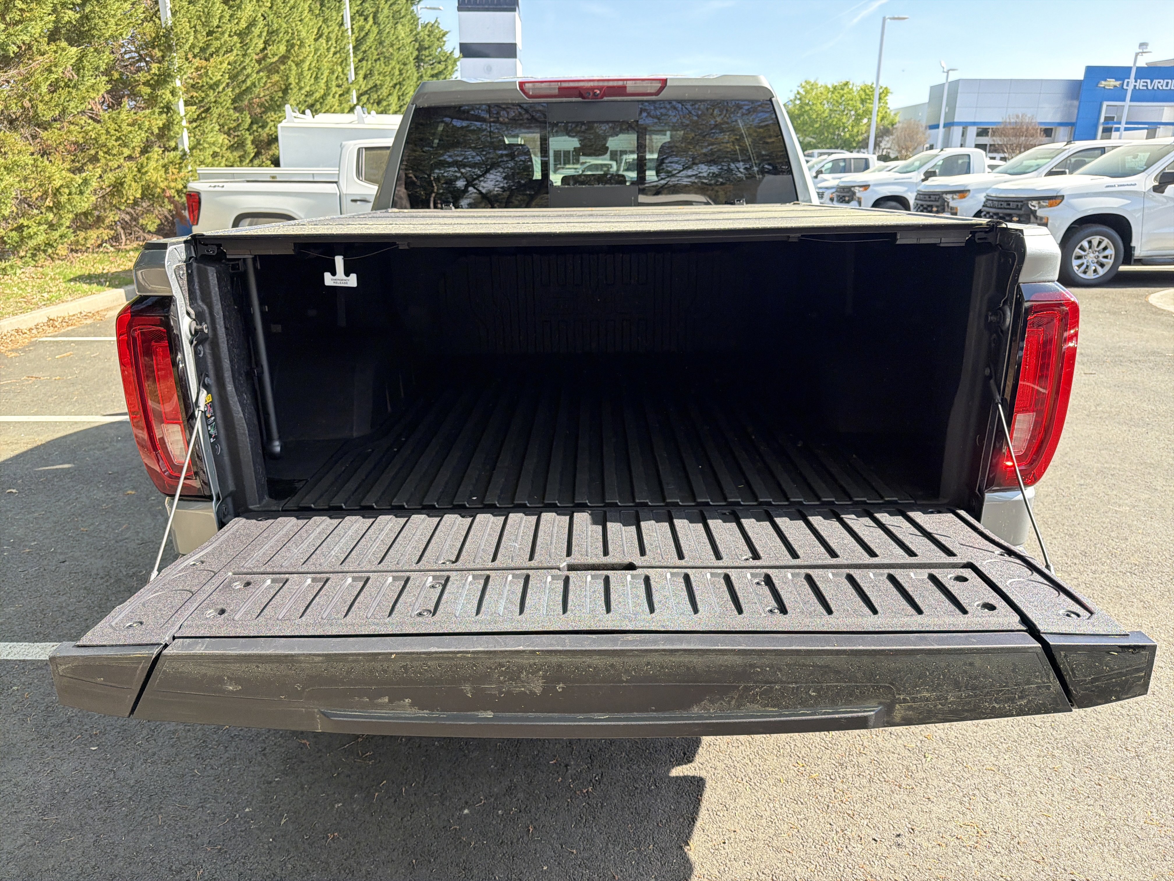 Used 2025 GMC Sierra 1500 Denali Ultimate AWD/4WD image 32