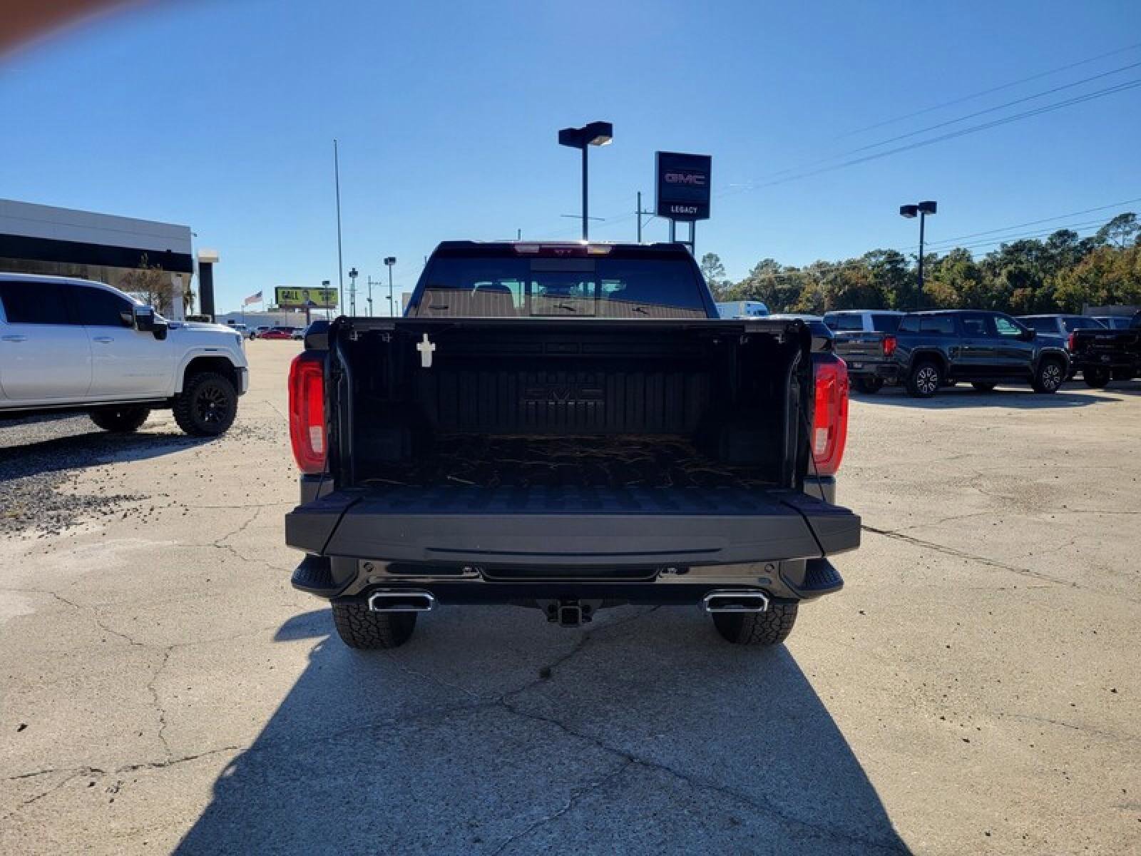 New 2026 GMC Sierra 1500 AT4 w/ AT4 Premium Package image 7