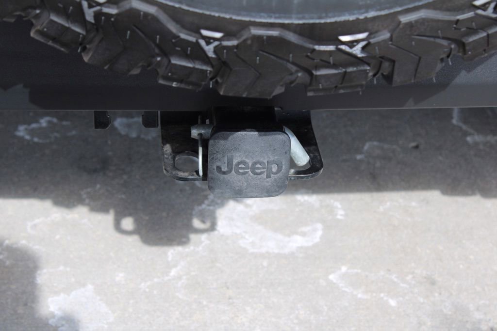 Used 2015 Jeep Wrangler Unlimited Sport w/ Mopar Black Appearance Group image 9