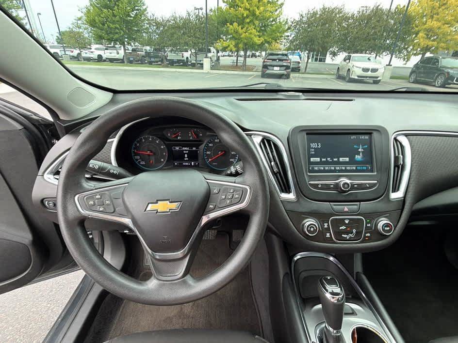 Used 2018 Chevrolet Malibu LT FWD image 14