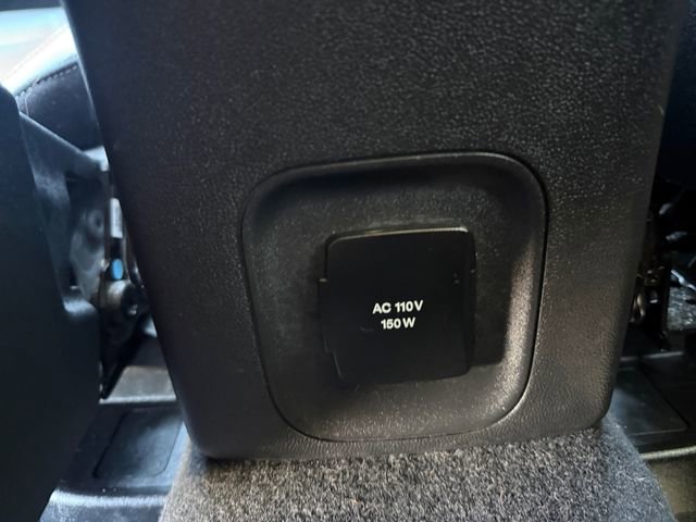 Used 2020 Ford Escape Titanium image 11