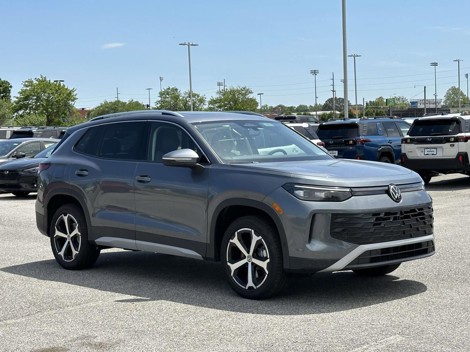 New 2026 Volkswagen Tiguan SE AWD/4WD image 8