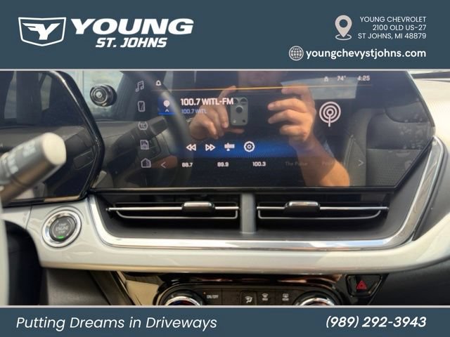 Used 2025 Chevrolet Trax LT w/ Driver Confidence Package FWD image 19