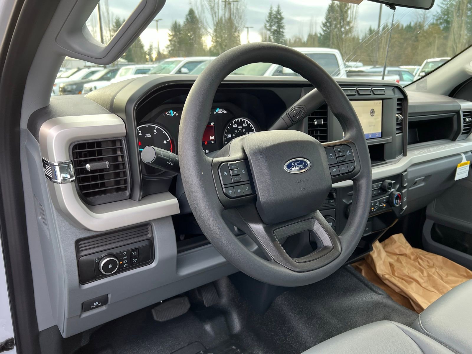 Used 2024 Ford F550 2WD Regular Cab Super Duty image 10