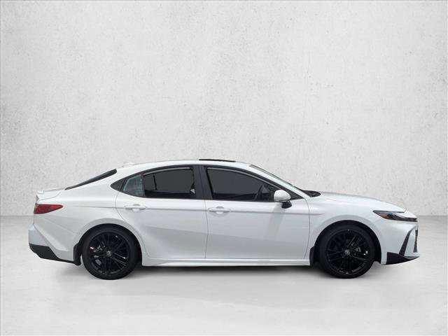 Used 2025 Toyota Camry SE FWD image 5