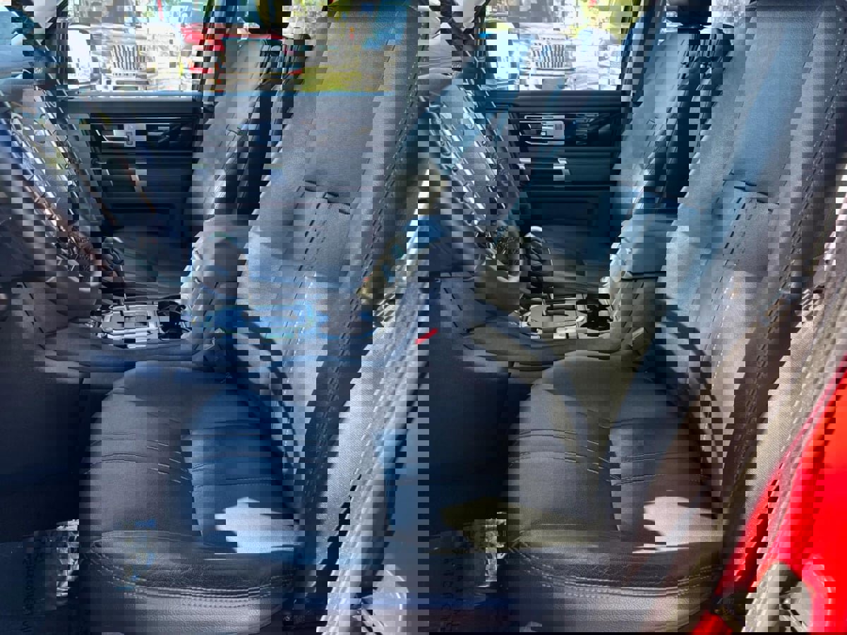 Used 2013 Land Rover LR4 HSE image 29