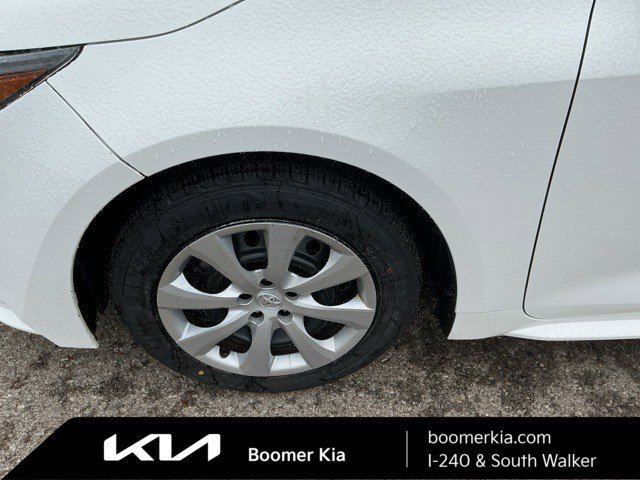 Used 2024 Toyota Corolla LE image 9