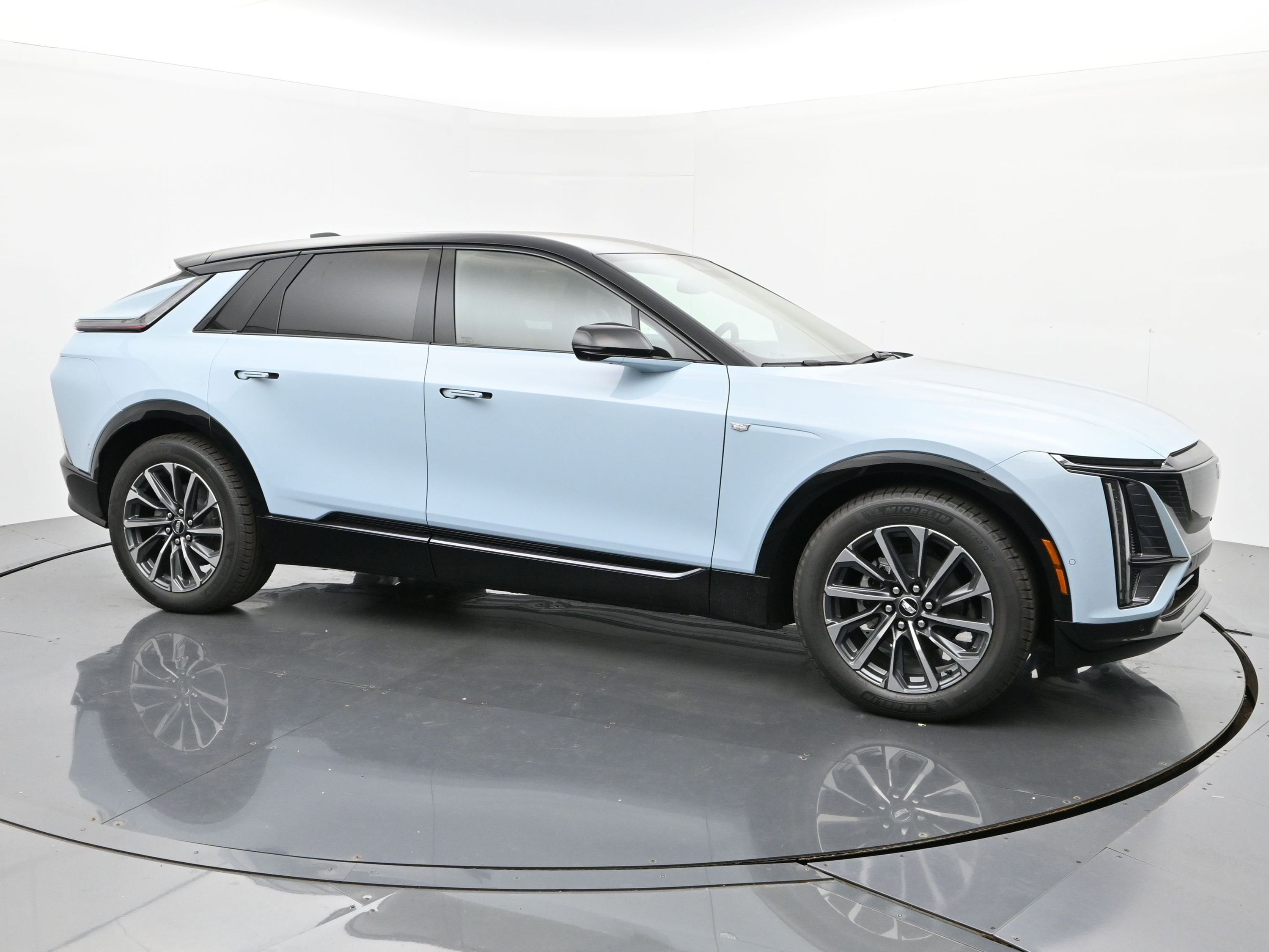 New 2026 Cadillac Lyriq Sport image 7