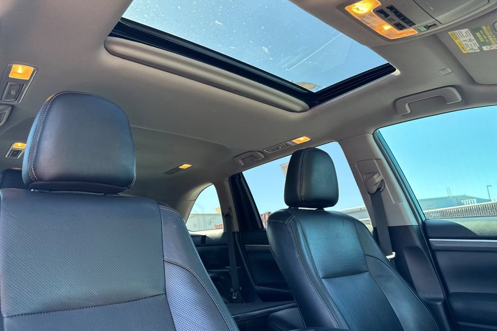 Used 2019 Toyota Highlander Limited AWD/4WD image 21