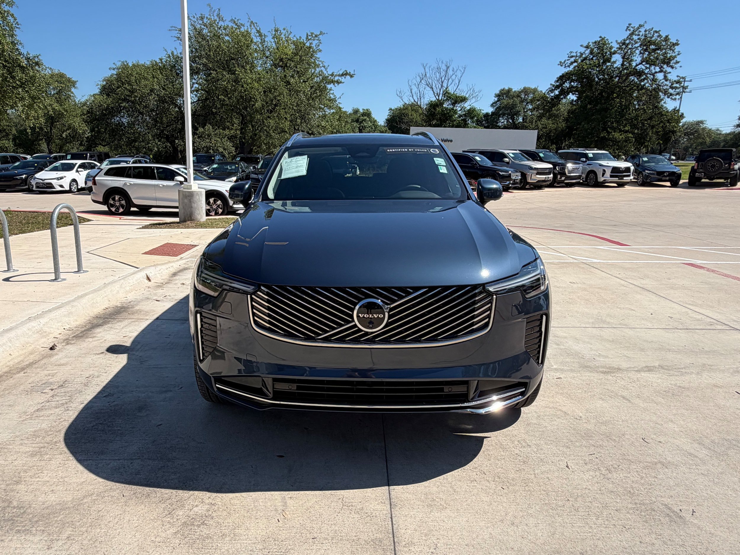 Certified 2025 Volvo XC90 B6 Plus AWD/4WD image 8