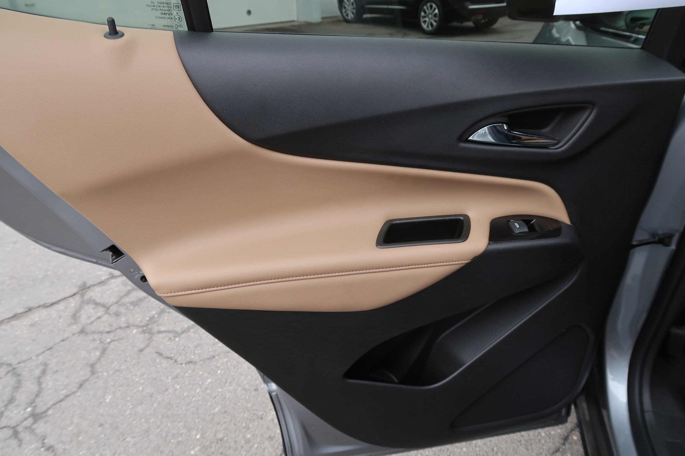 Used 2023 Chevrolet Equinox Premier image 38