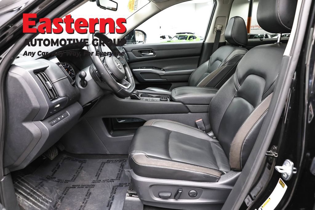 Used 2023 Nissan Pathfinder SL w/ SL Premium Package image 14