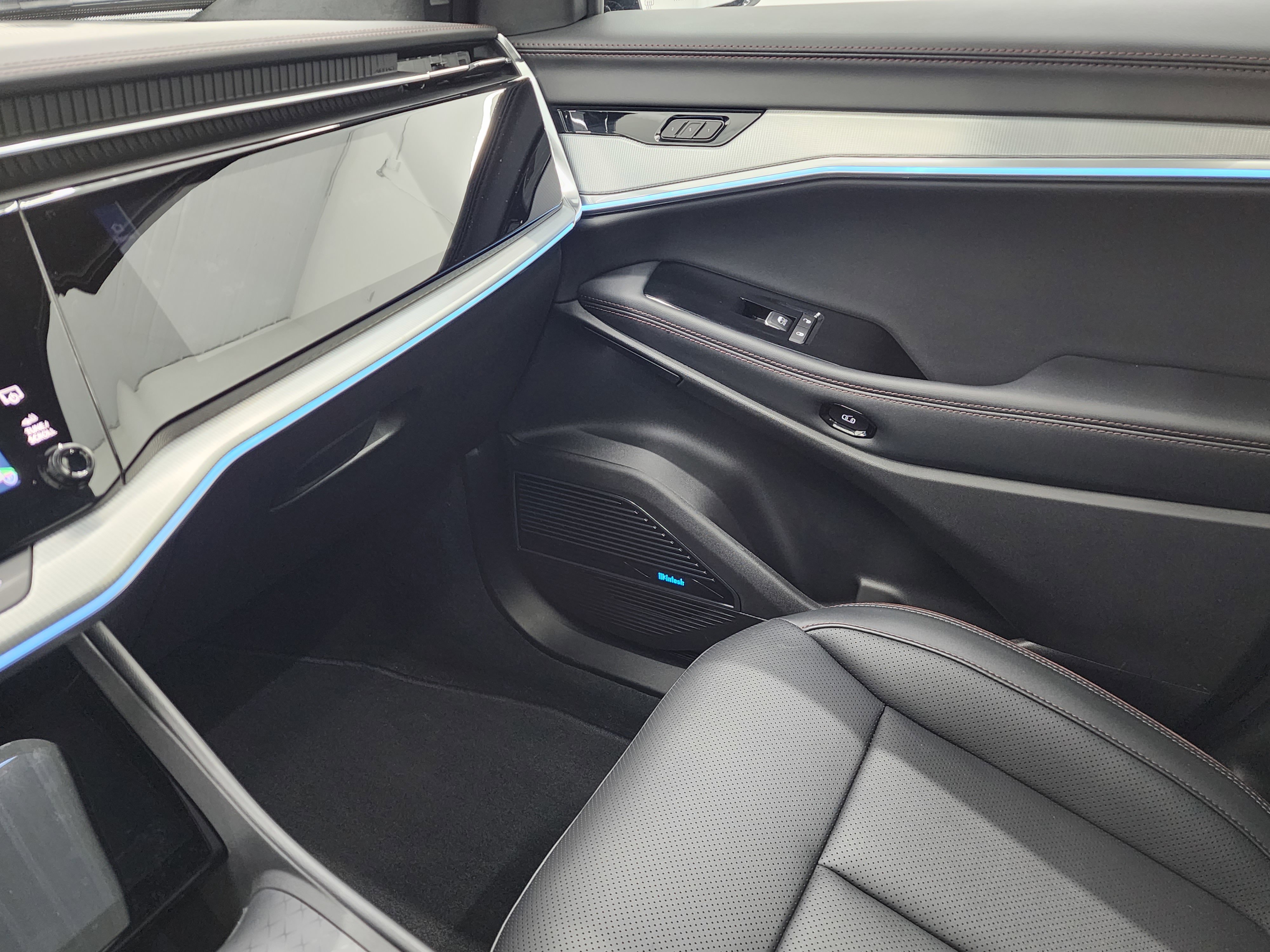 Used 2024 Jeep Wagoneer Launch Edition image 13