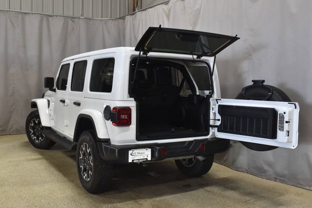 Used 2024 Jeep Wrangler Sahara w/ Technology Group image 33