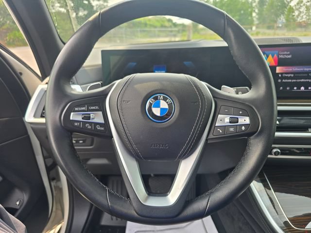 Used 2024 BMW X5 xDrive50e AWD/4WD image 27