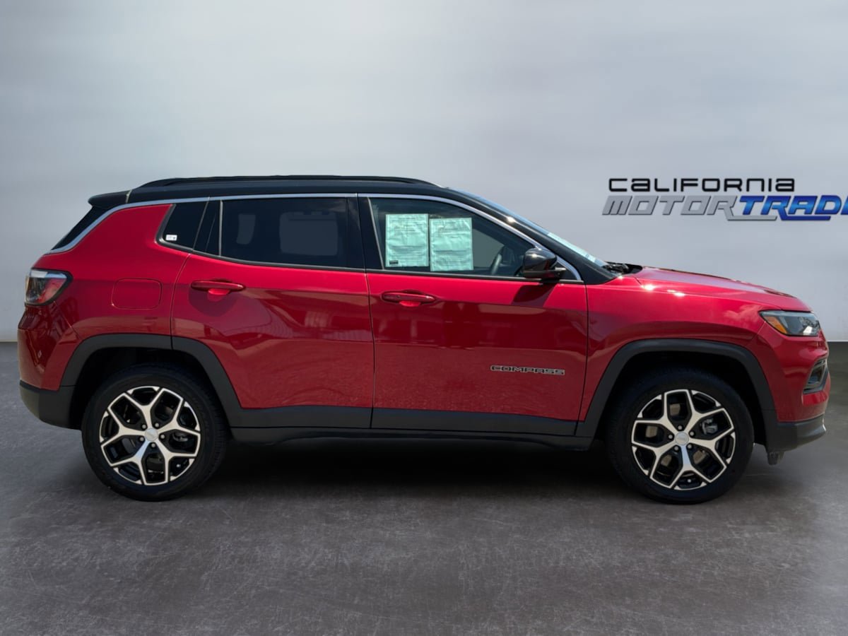 Used 2024 Jeep Compass Limited AWD/4WD image 4