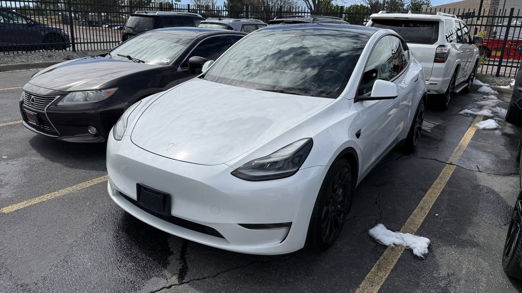 Used 2022 Tesla Model Y Performance AWD/4WD image 2