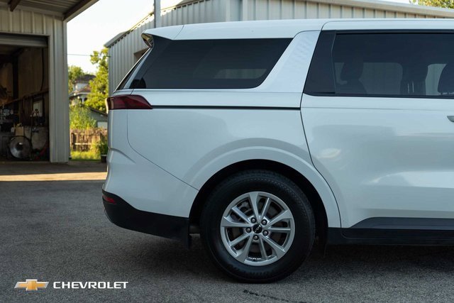 Used 2024 Kia Carnival LX image 5