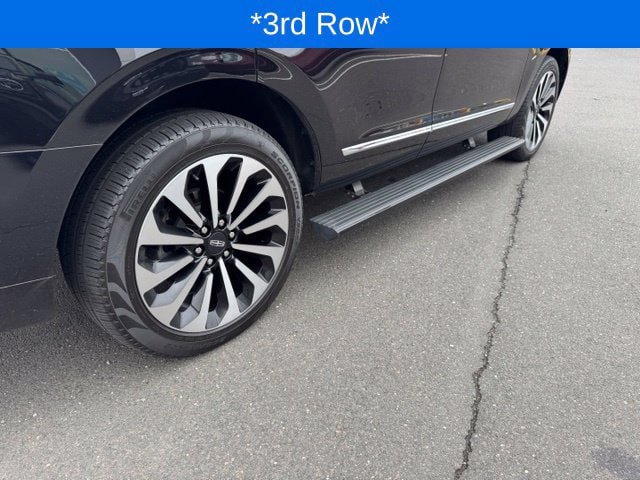 Certified 2023 Lincoln Navigator Reserve AWD/4WD image 12