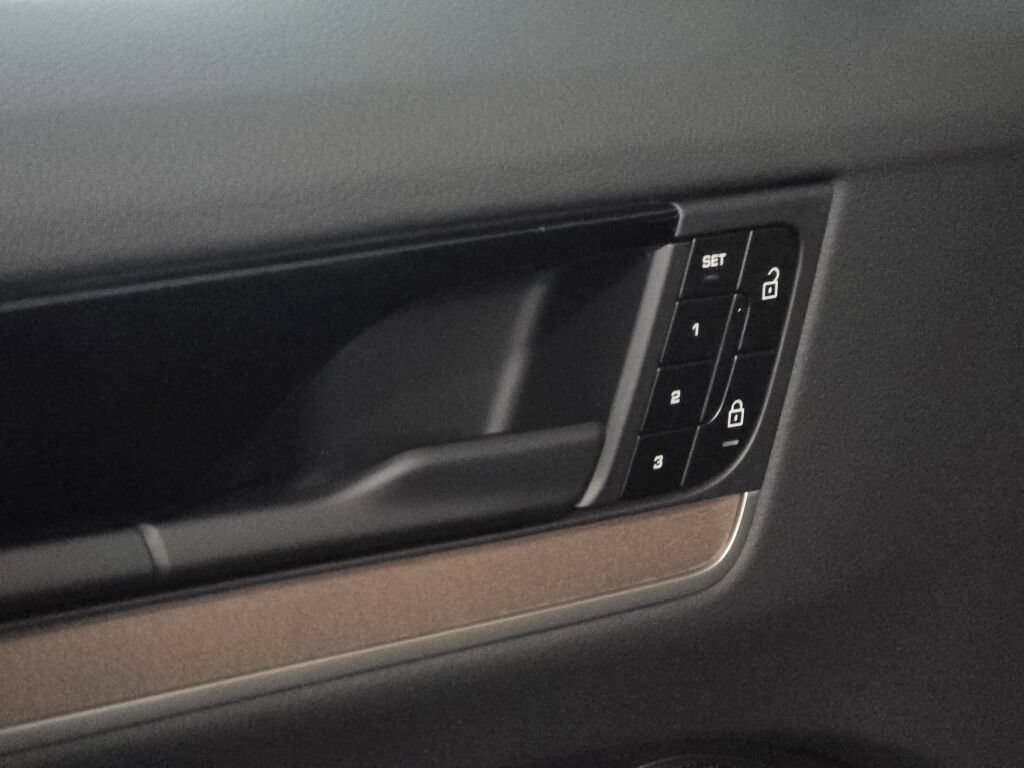 New 2026 Porsche Cayenne AWD/4WD image 36