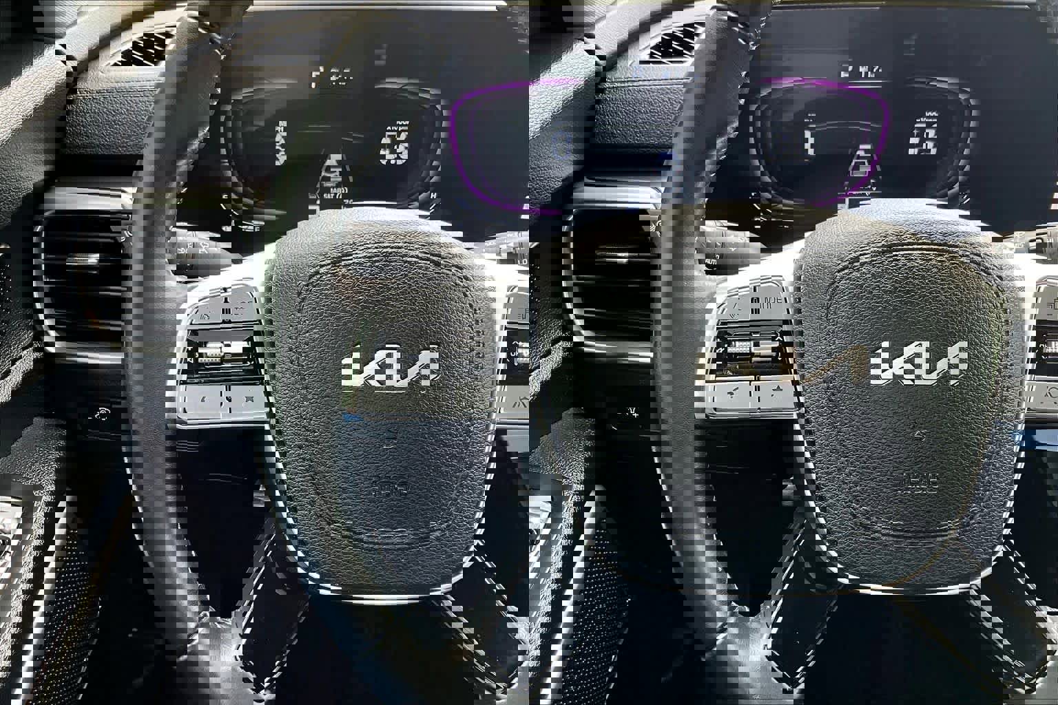 Used 2024 Kia Telluride LX image 22