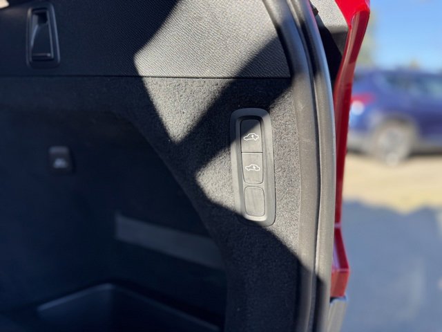 Used 2018 Volvo XC90 T6 Momentum w/ Convenience Package image 30