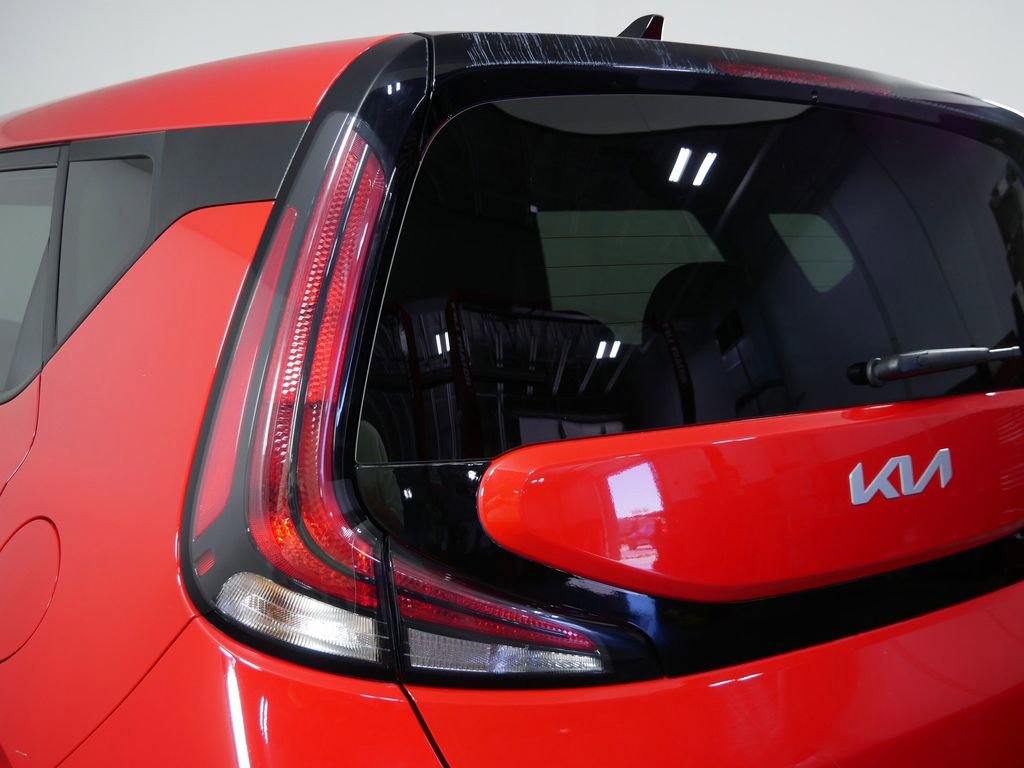Used 2024 Kia Soul LX w/ Option Group 015 FWD image 12