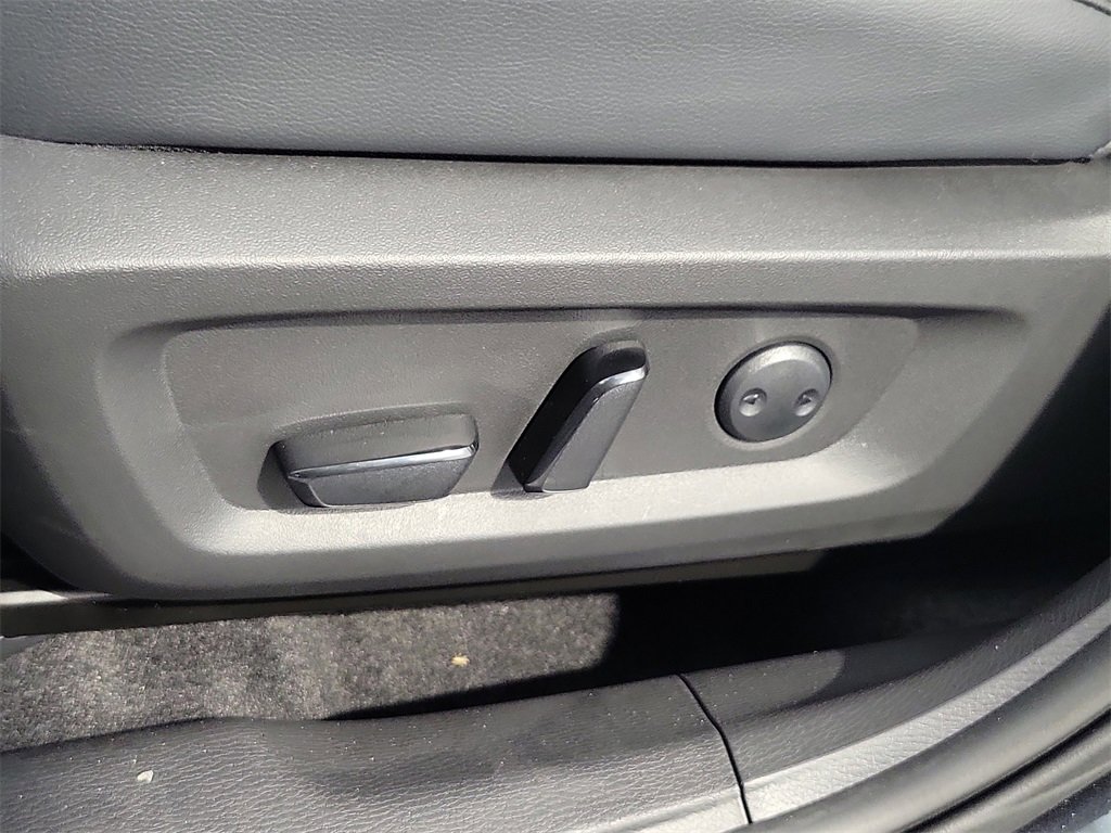 New 2025 Mitsubishi Outlander SEL image 17