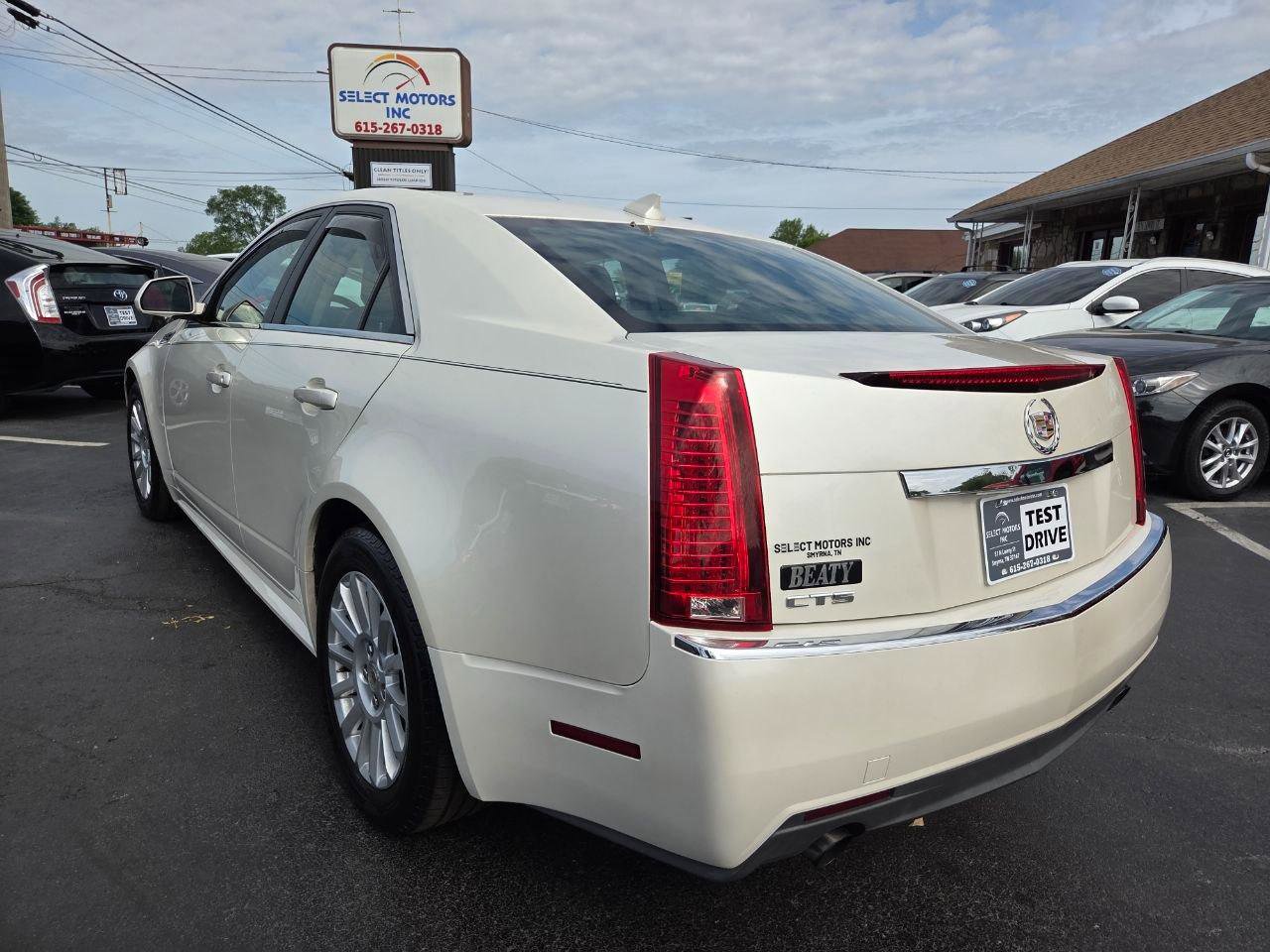 Used 2010 Cadillac CTS Luxury image 4