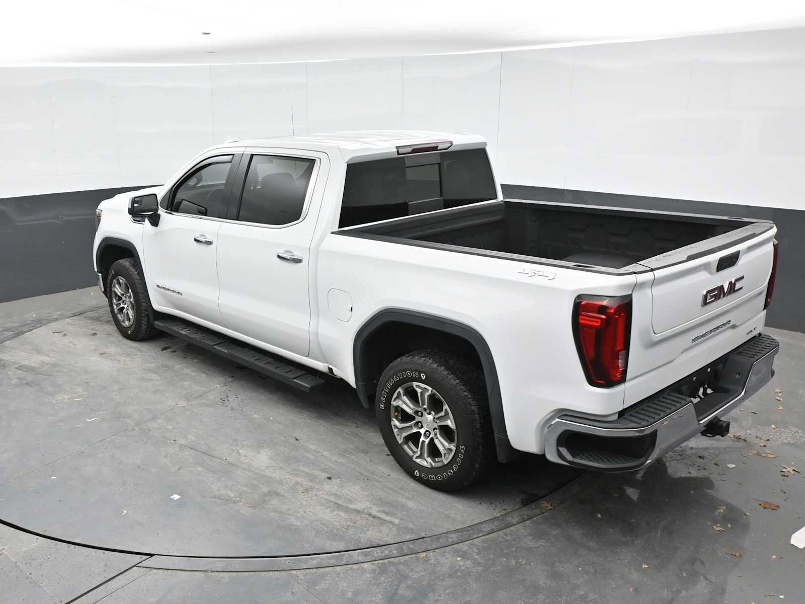 Used 2019 GMC Sierra 1500 SLT w/ SLT Convenience Package AWD/4WD image 12