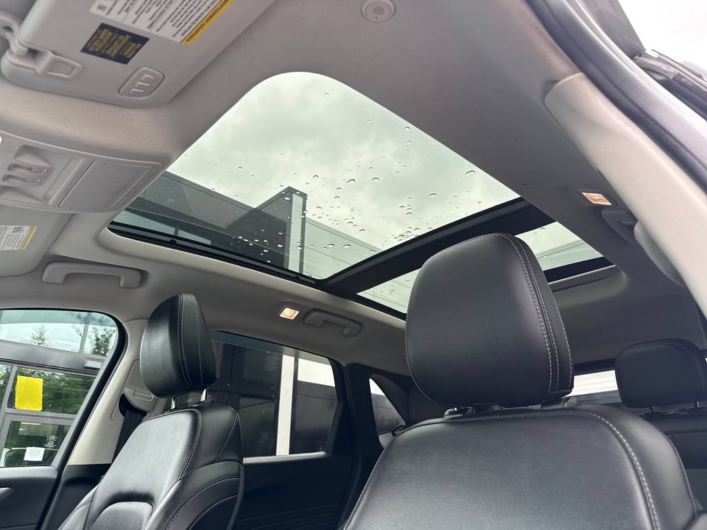 Used 2022 Ford Escape Titanium AWD/4WD image 19