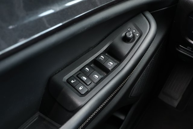 Used 2022 Jeep Grand Cherokee Laredo w/ Luxury Tech Group I AWD/4WD image 21
