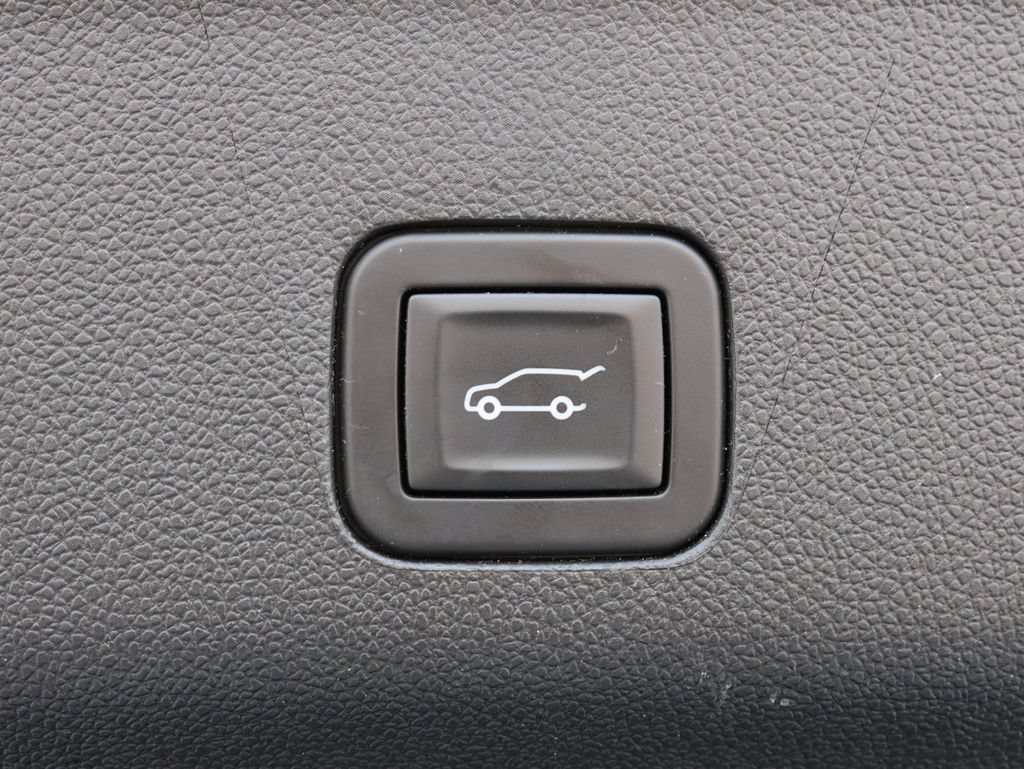 Used 2025 GMC Yukon XL Elevation AWD/4WD image 35