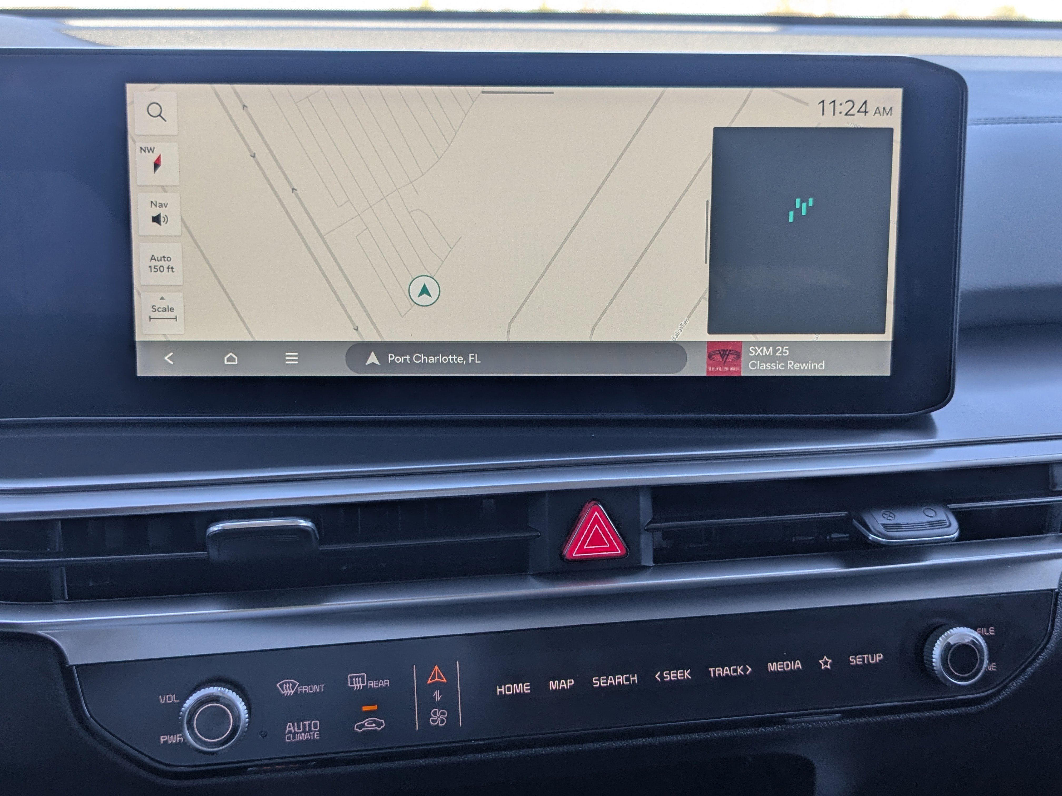 Certified 2025 Kia Sorento S image 32