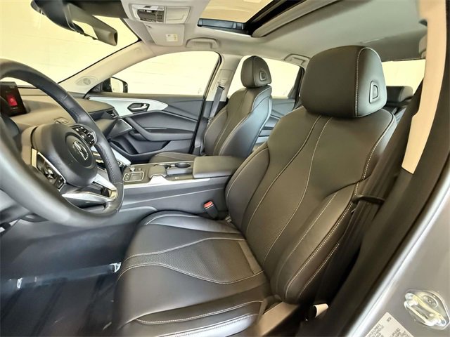 Used 2024 Acura TLX w/ Technology Package image 2