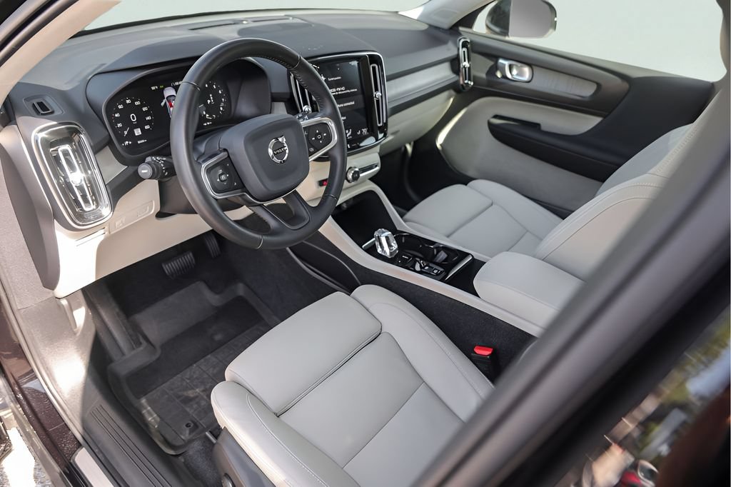 Used 2020 Volvo XC40 T5 Inscription w/ Protection Package Premier AWD/4WD image 13