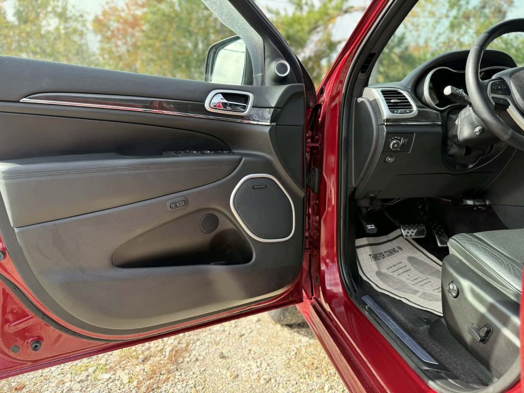 Used 2015 Jeep Grand Cherokee High Altitude RWD image 9