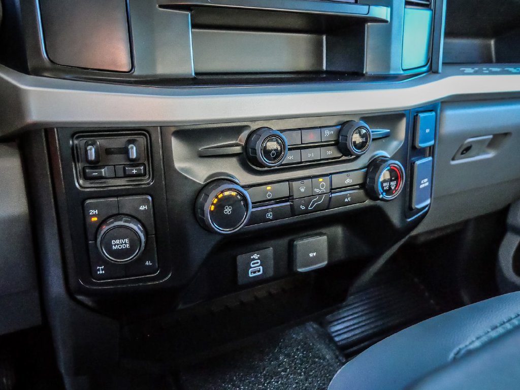 Used 2025 Ford F350 XL w/ XL Chrome Package AWD/4WD image 32
