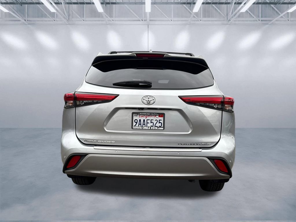 Used 2022 Toyota Highlander Platinum image 5