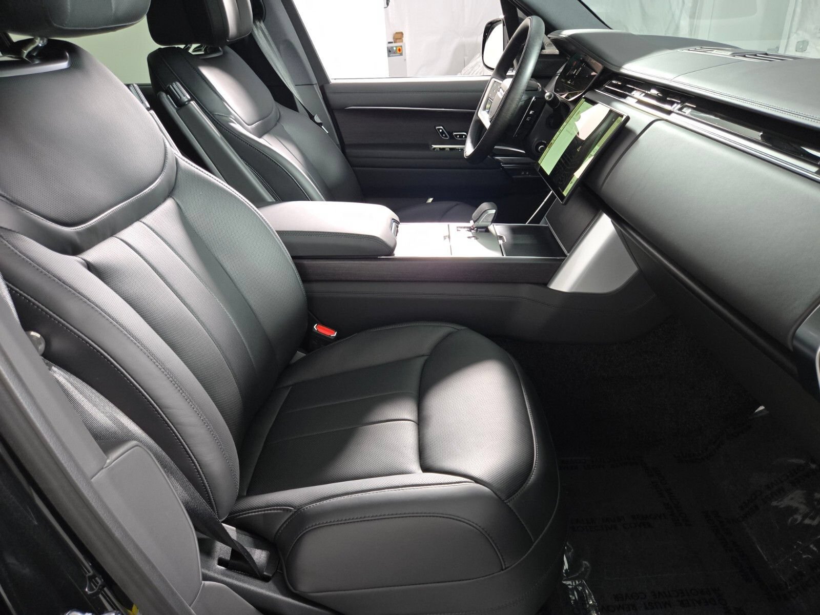 New 2026 Land Rover Range Rover Long Wheelbase Autobiography AWD/4WD image 3