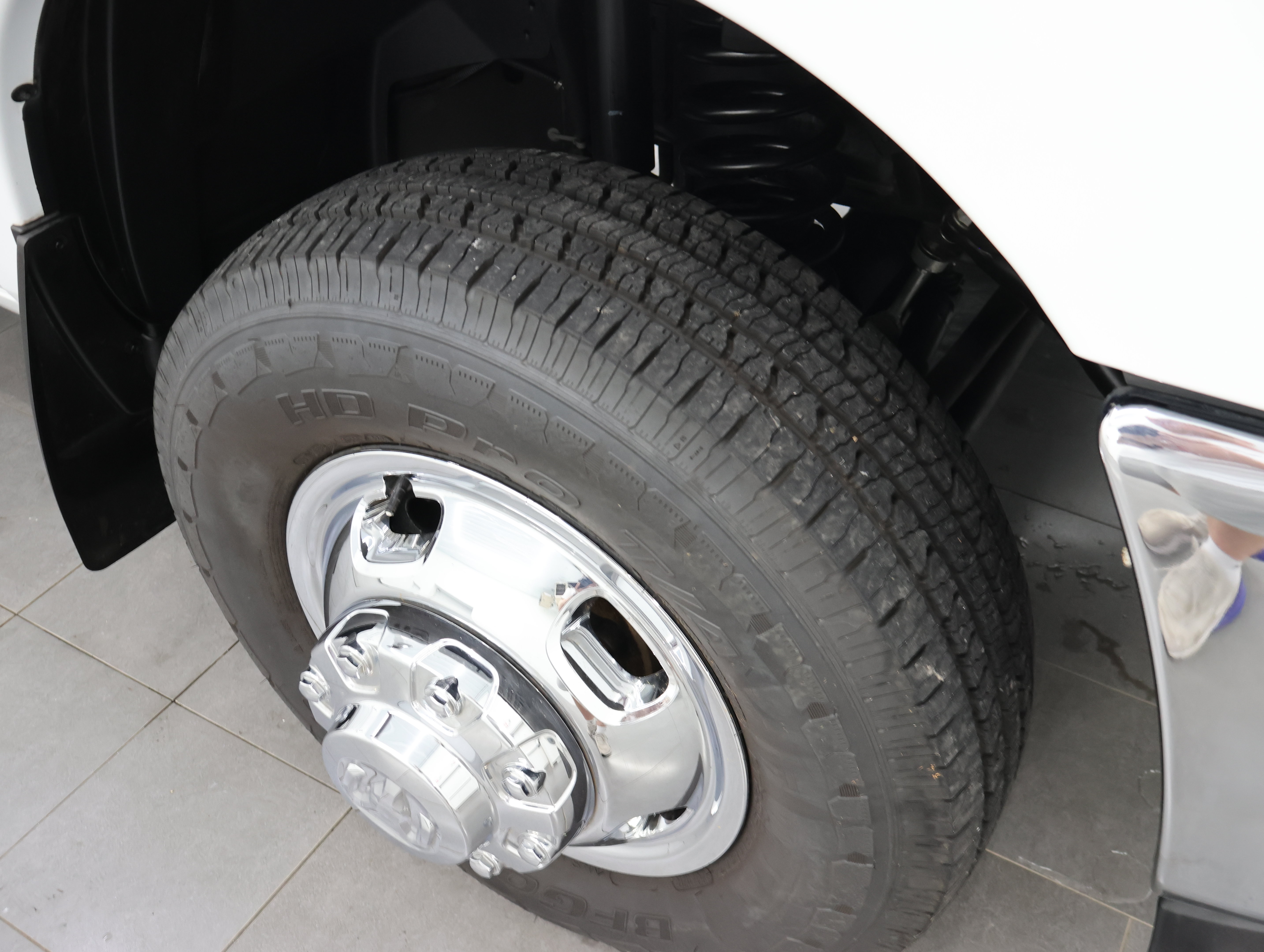 Used 2024 RAM 3500 Tradesman w/ Chrome Appearance Group AWD/4WD image 3